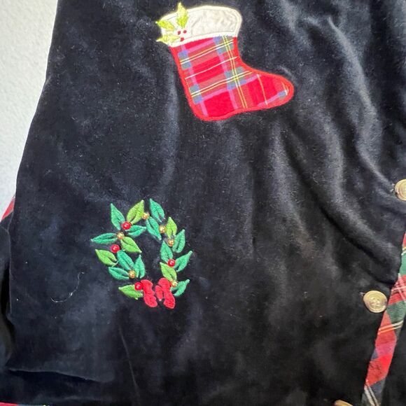 Vintage Victoria Jones Woman Christmas Vest Red Plaid Size 18 W Black Velvet - Picture 8 of 13